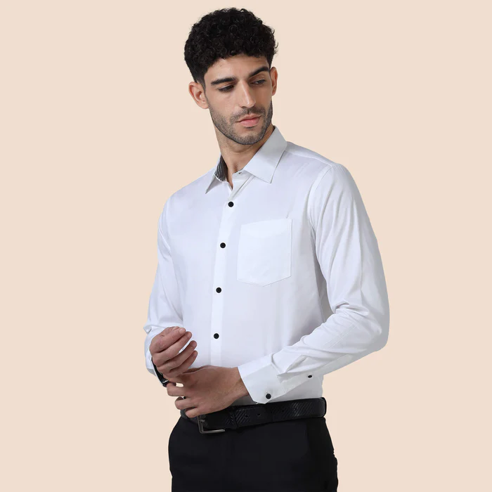 VINTAGEWHITEWITHBLACKBUTTONS_3